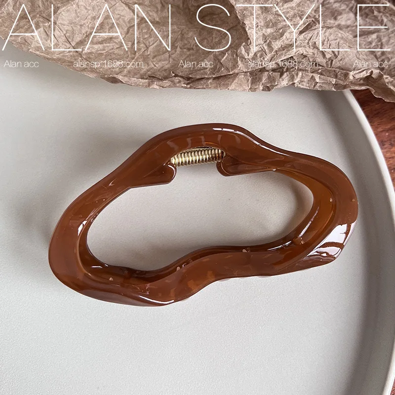 11.5cm Toffee camel