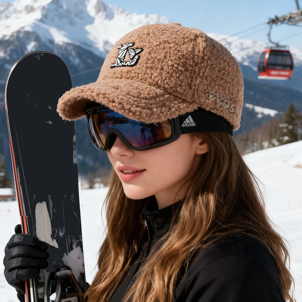 New Lamb Wool Plush Hat for Women, Autumn and Winter, Makes Face Look Smaller, Baseball Cap for Large Head Circumference, Warm Embroidered Thickened Peaked Cap