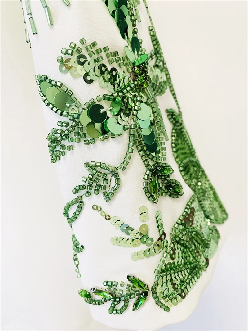 Рисунок 5 - Блестящие блестящие женские брюки