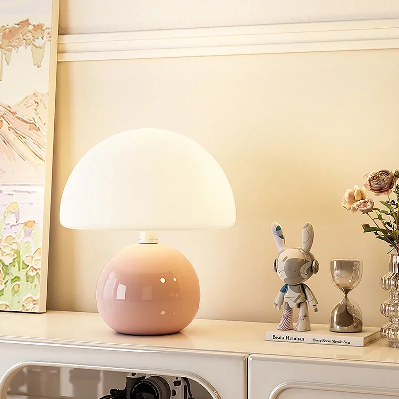 New Full Spectrum Desk Lamp Creative Cream Style Bedroom Bedside Lamp Modern Warm Desktop Desk Lamp Living Room Bar Night Lamp