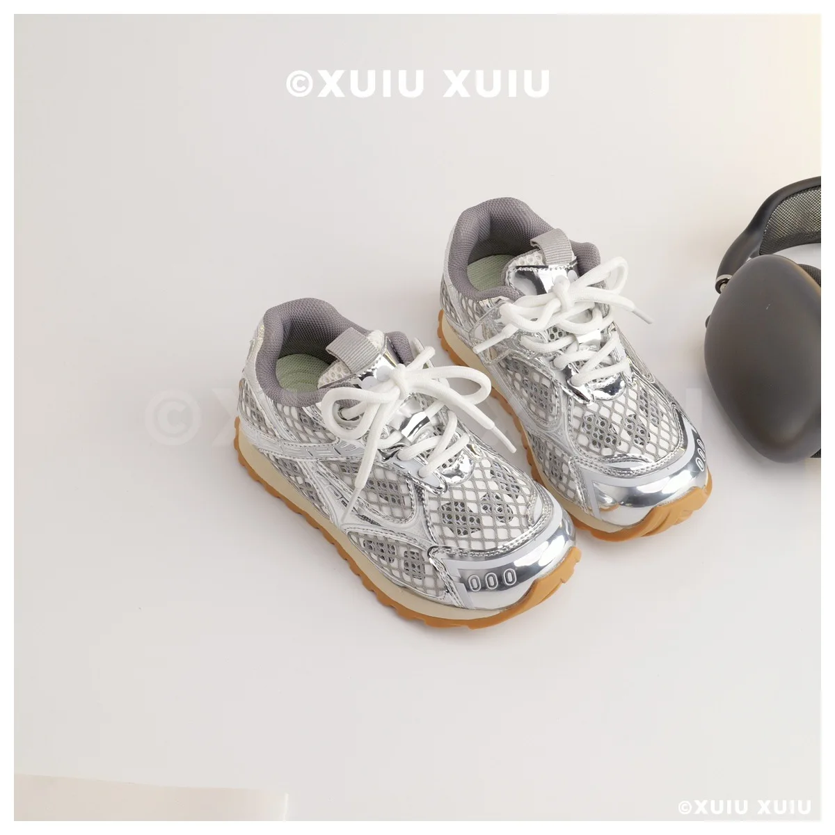 Description Picture 6 of item2025 Summer Baby Toddler Kid Breathable Hollow Orbit Metallic Sneaker Children Casual Fashion Tenis Shoe Boy Girl Sports Shoes