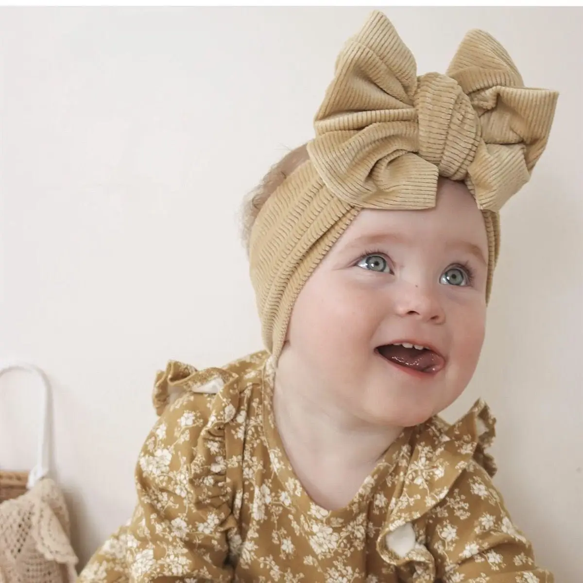 Imported Head Ribbons In Black & White Colour From 2 to 8 Years