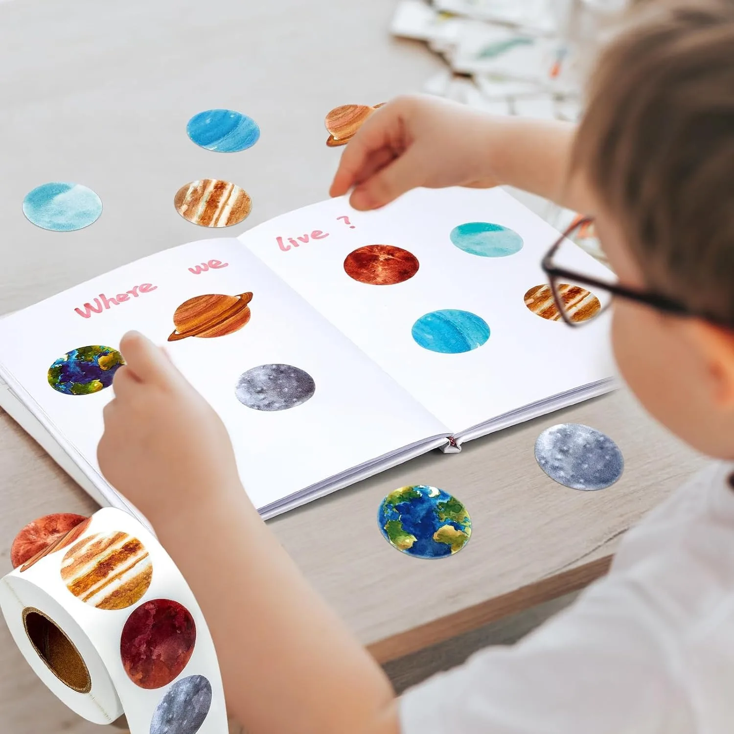 500Pcs /1 Rolls 2.5cm/1inch Cartoon Starry Sky Planet Circle Sticker Decoration Gift Box Sticker Label Stationery Sticker