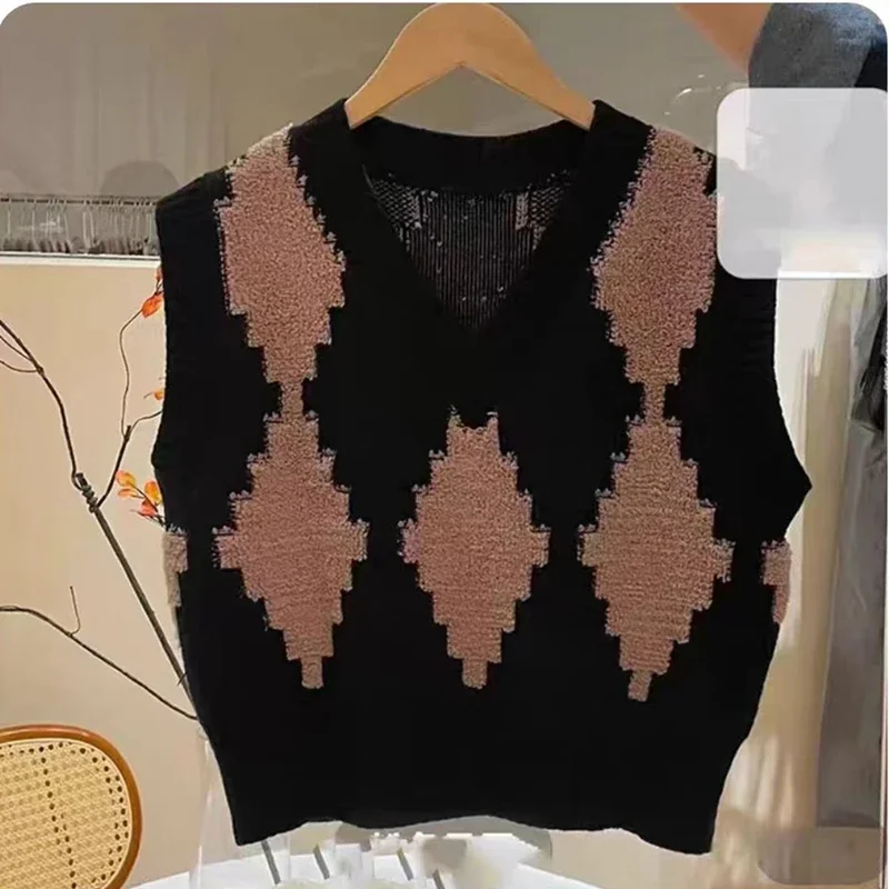 New Autumn and Winter Women's Clothing Rhombus V-neck Loose Vest Casual Women's Sweater Sleeveless Knitted Vest