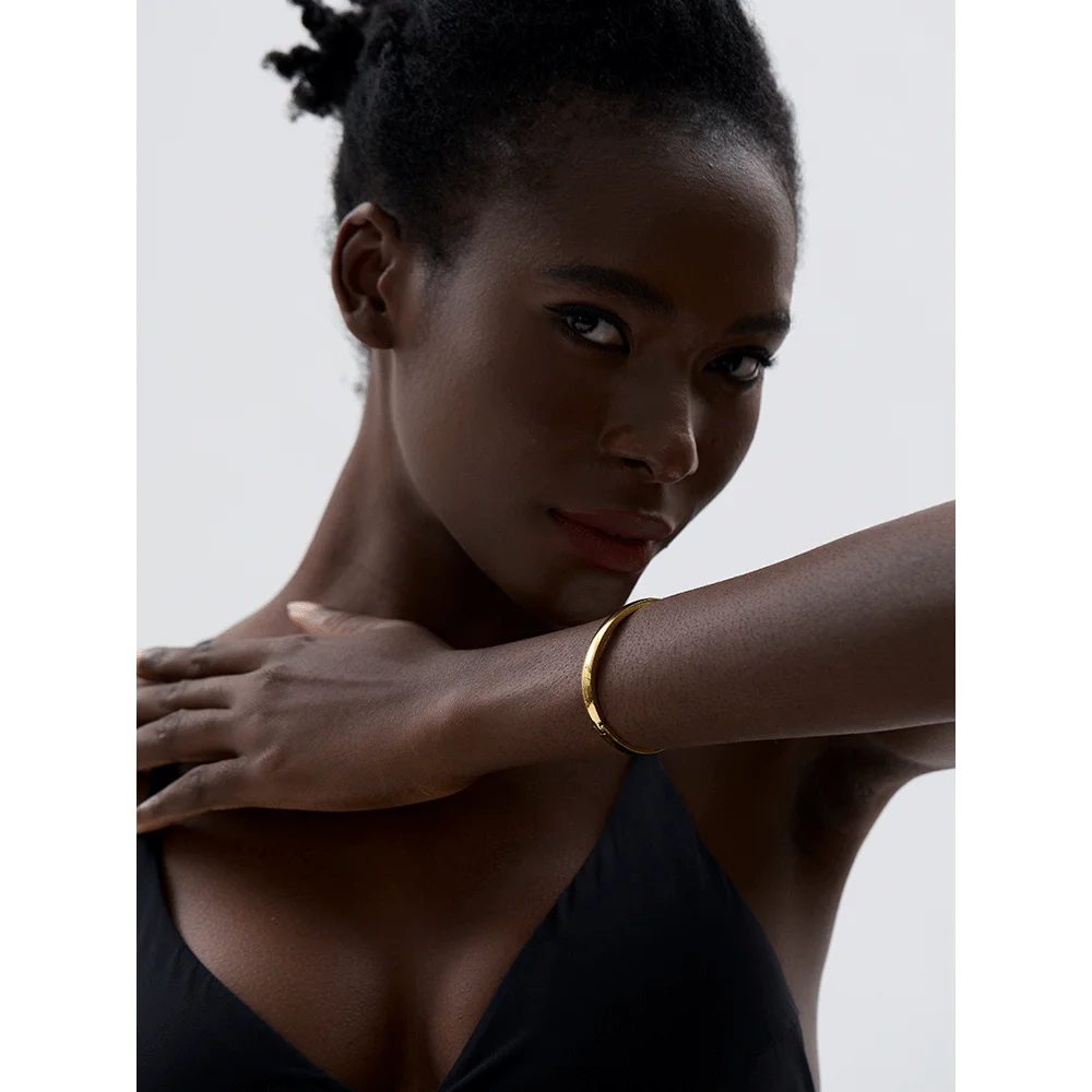 Minimalist Round Bangle Bracelet