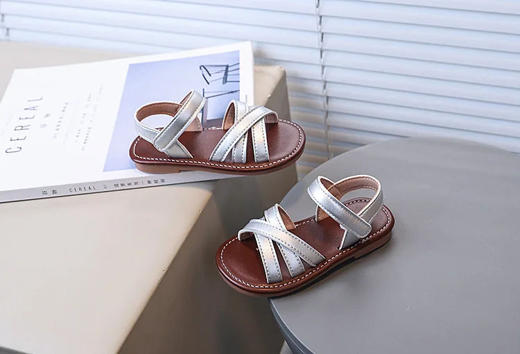 Mädchen-Sandalen Einfarbig Vielseitige Kinder-Prinzessinnen-Schuhe Offene Zehen Klettverschluss 2025 Sommer Neue Mädchen-Strandschuhe Rutschfeste Weiche Sohle – Detail 18