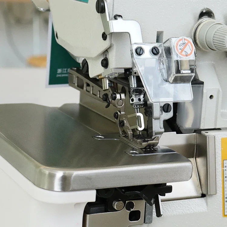 Left Hand 3 Thread Industrial Overlock Sewing Machine