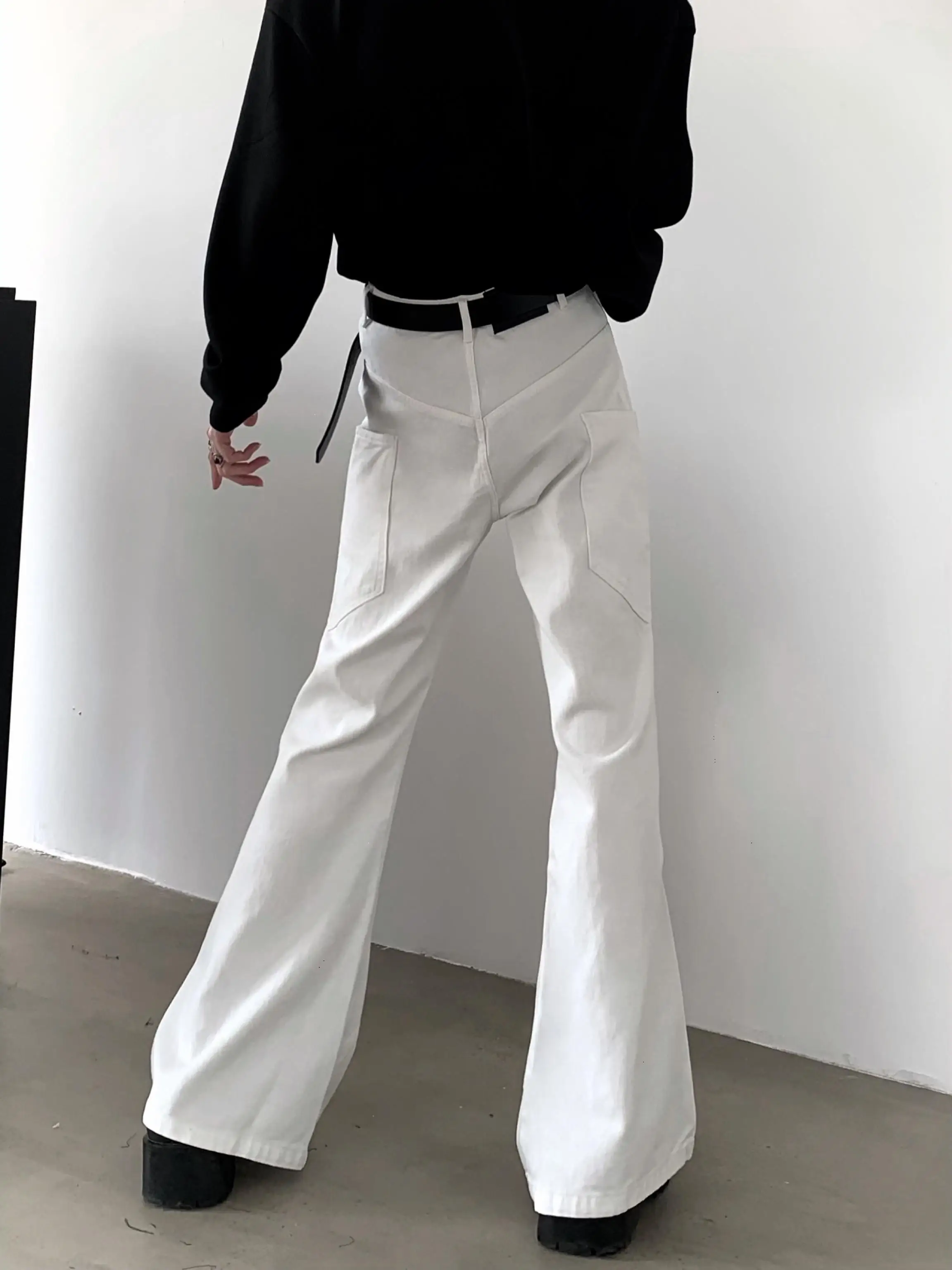 2024 New High-end White Jeans Men's American Style Retro High Street Trendy Zipper Flared Denim Trousers Male Pocket Denim Pants 5
