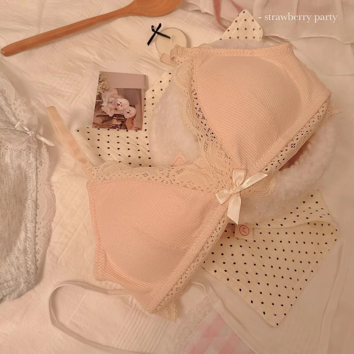SP&CITY Sweet Girl Lace Triangle Cup Wire Free Plunge Bra Image 1