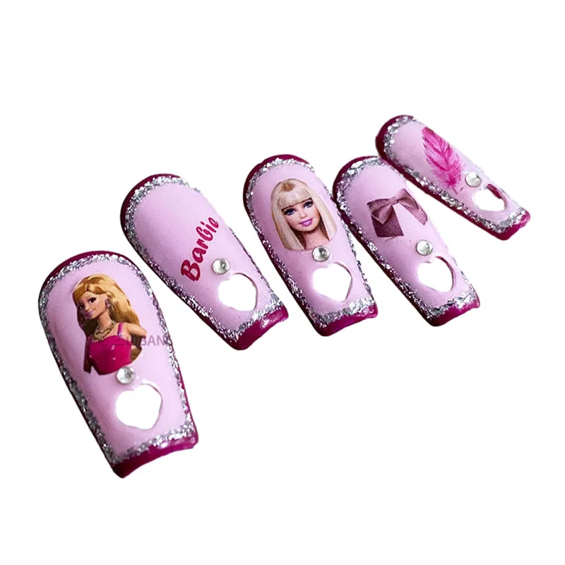 Cartoon Sweet Cool Barbie Hot Girl Indossando Unghie Con Bell'Aspetto E Amore Cuore Hollow Strass Girl Nail Art Accessori