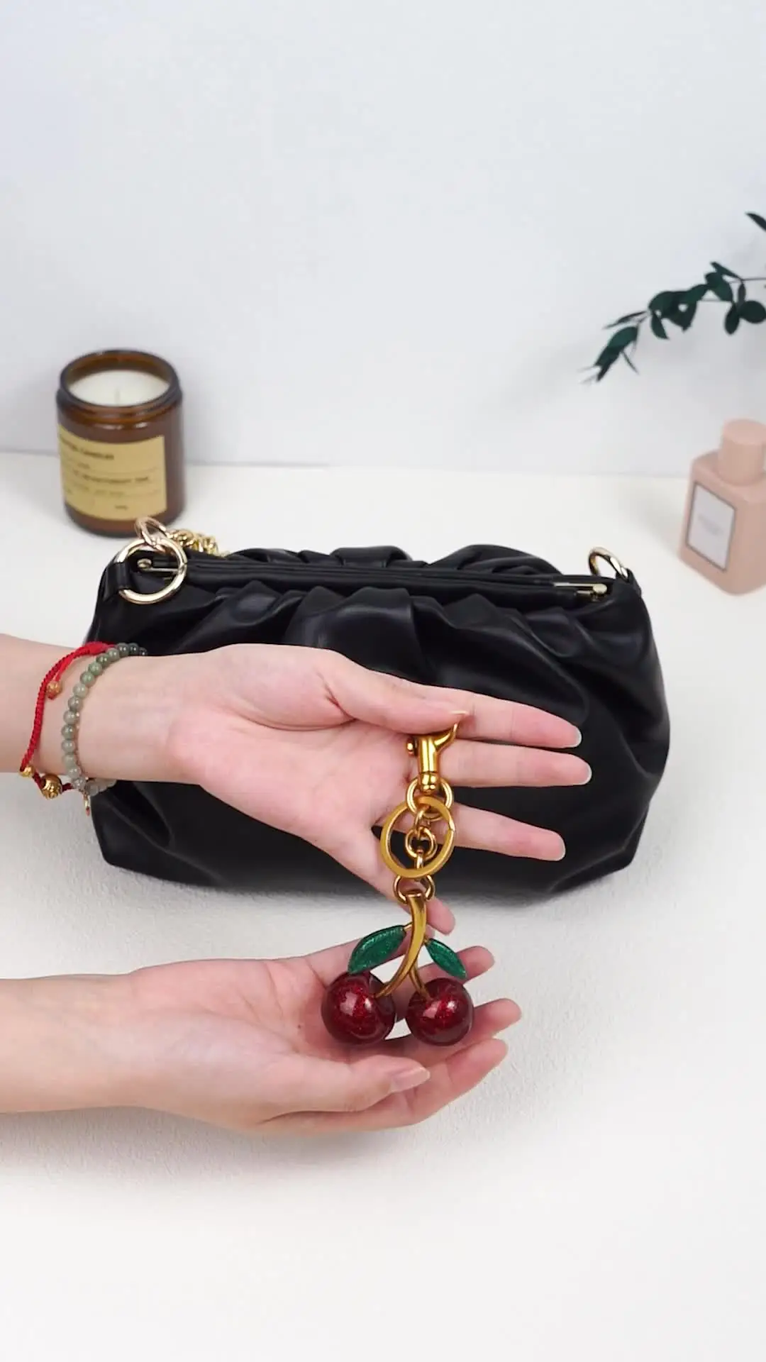 Fonyiunce Portachiavi a Forma di Ciliegia, Elegante Ciondolo a Forma di Ciliegia, Portachiavi con Ciondolo a Forma di Ciliegia, Crystal Cherry Keyring, Trendy Fashion Accessory for Purse (rosa