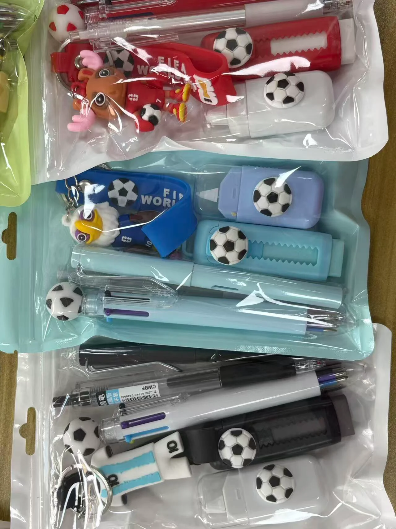 Soccer Sport Stationery Kit Cute Football Themed School Supplies Set With Pens Eraser Correction Tape Keychain Gift For Boys Tee - 3