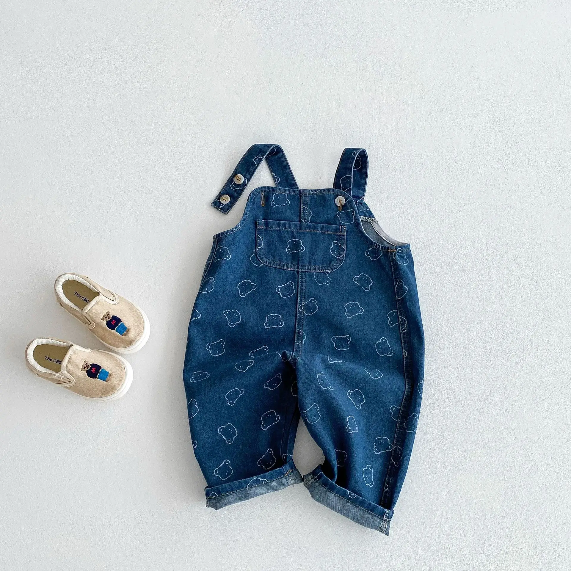 2025 Spring New Children Loose Denim Overalls Cotton Baby Girls Cartoon Bear Print Casual Pants Boys Strap Trousers Kids Jeans