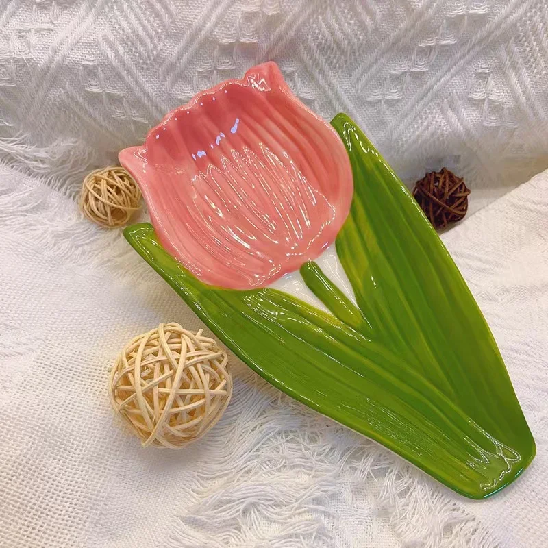 

High temperature tulip dessert plate, ceramic Western food hand-painted girl heart pink jewelry plate