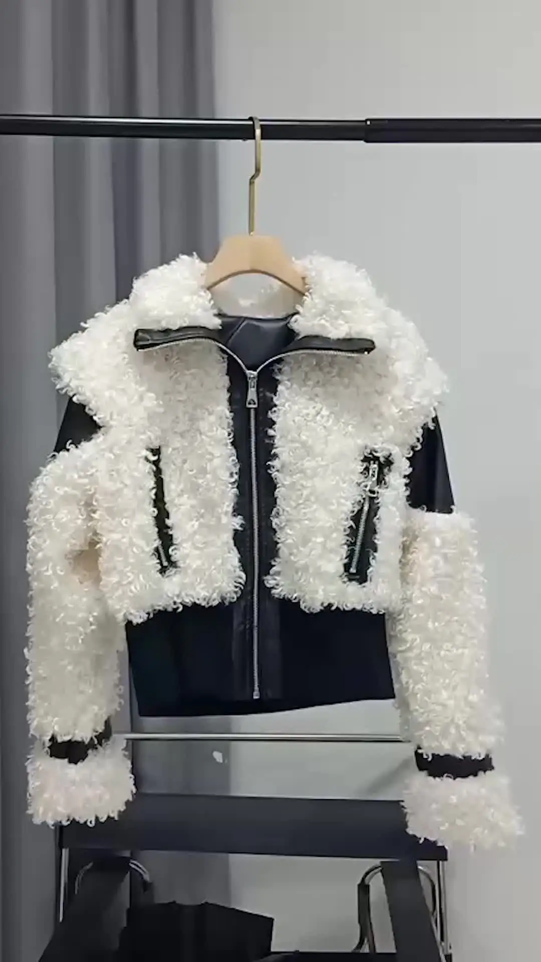 【専用】値下げ中♡秋冬物110㎝⭐︎×22点まとめ売り♡ 秋のブラウンコーデ🍁🐈🤎 @mili.__official のトップス着たら