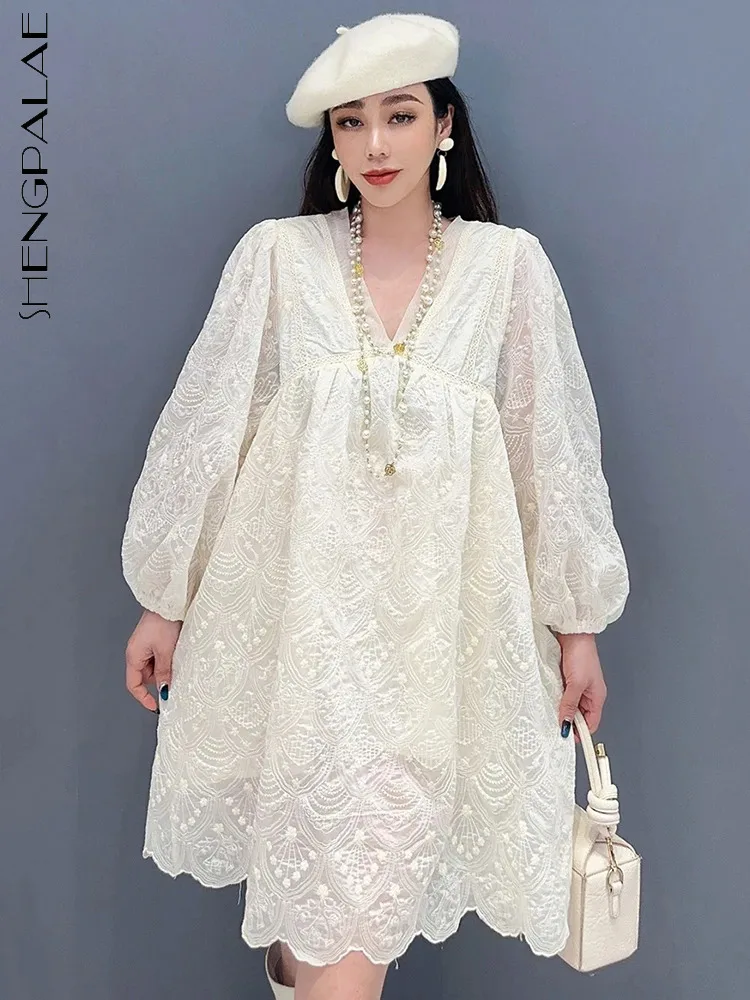 

SHENGPALAE Elegance Lace Dress For Women Fashion V-neck Puff Sleeve Solid Color Loose Vintage Vestido Spring 2024 New Tide R9255