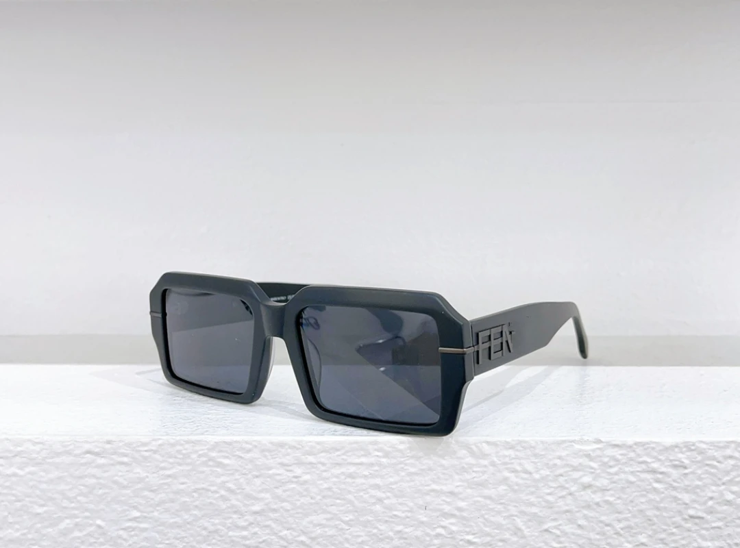 

High quality rectangular men's sunglasses with large letter logo, fashionable retro sun visor UV400