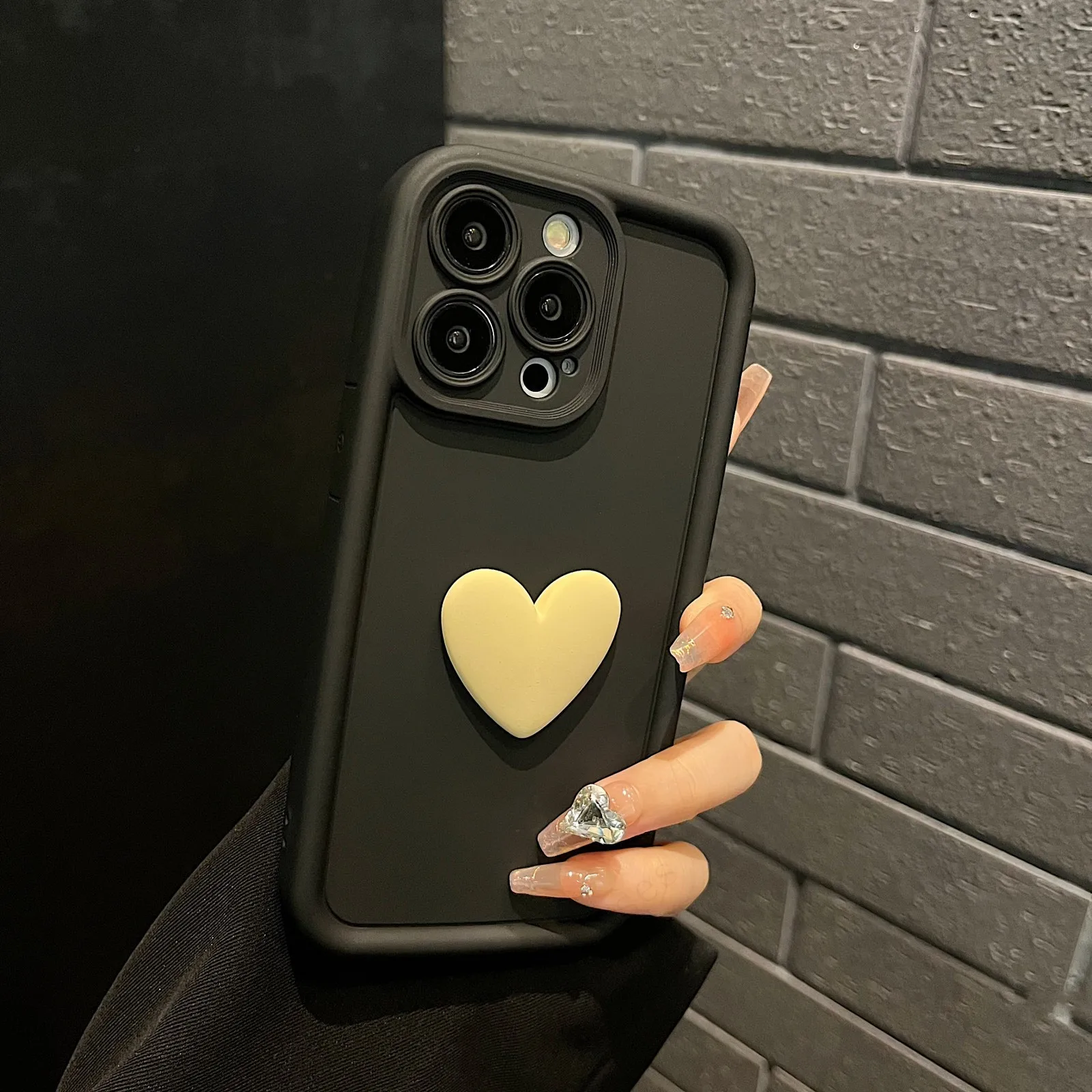 thumbnail image 1 of Funda de silicona con corazón de amor en 3D para iPhone, carcasa trasera de caramelo a prueba de golpes para iPhone 16, 15, 13, 12, 11, 14 Pro Max, X, XR, XS, 16 Plus, 1 of 5