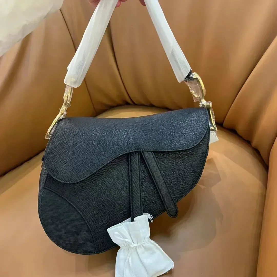 

Stirrup Womens Handbags High Grained Crossbody Leather Luxury D Quality Saddle Clasp Calfskin Bag Shoulder Genuine Bag Designer