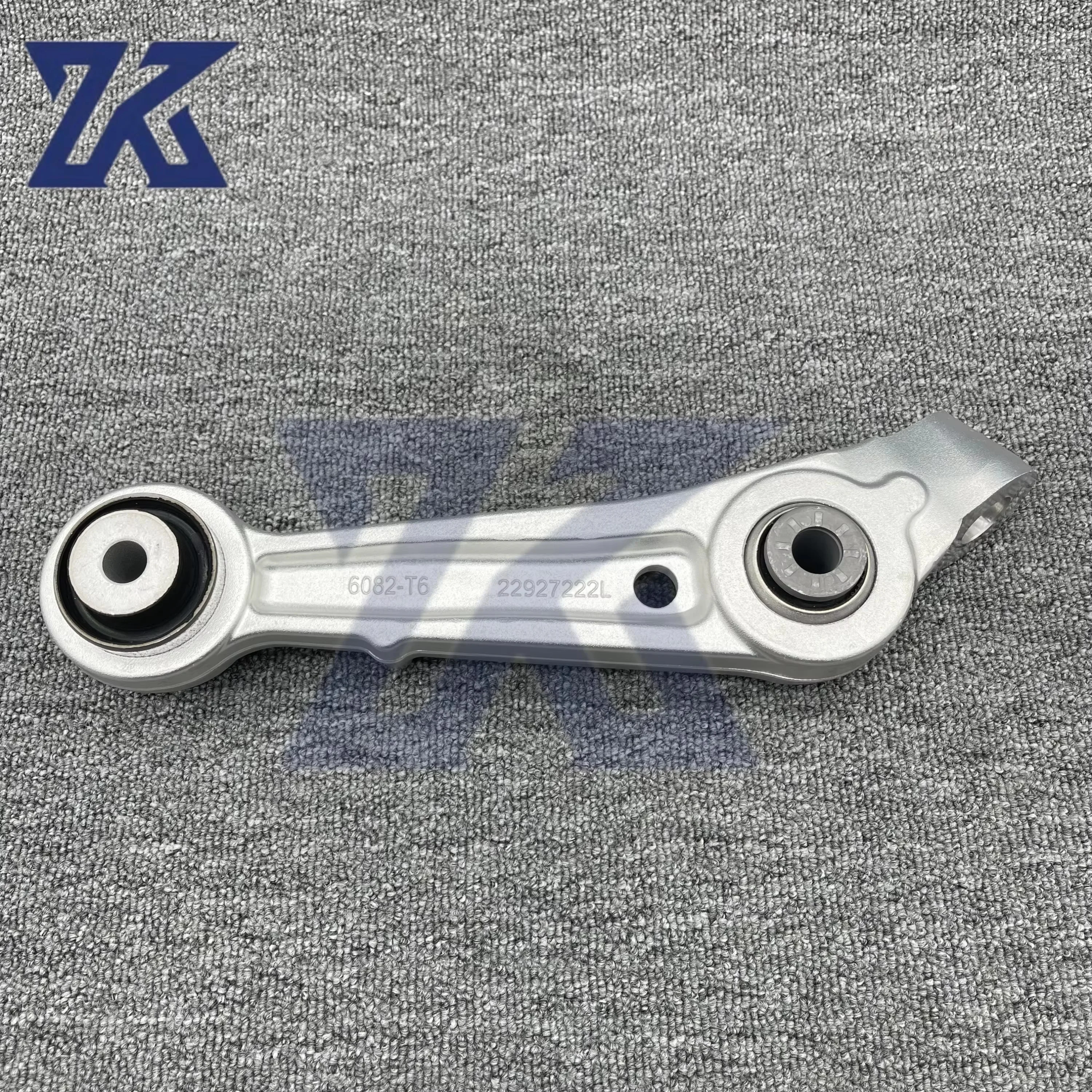 OEM 84008403 84008404 캐딜락 CT6 2016-용 고품질 프론트 로워 스트레이트 컨트롤 암 키트