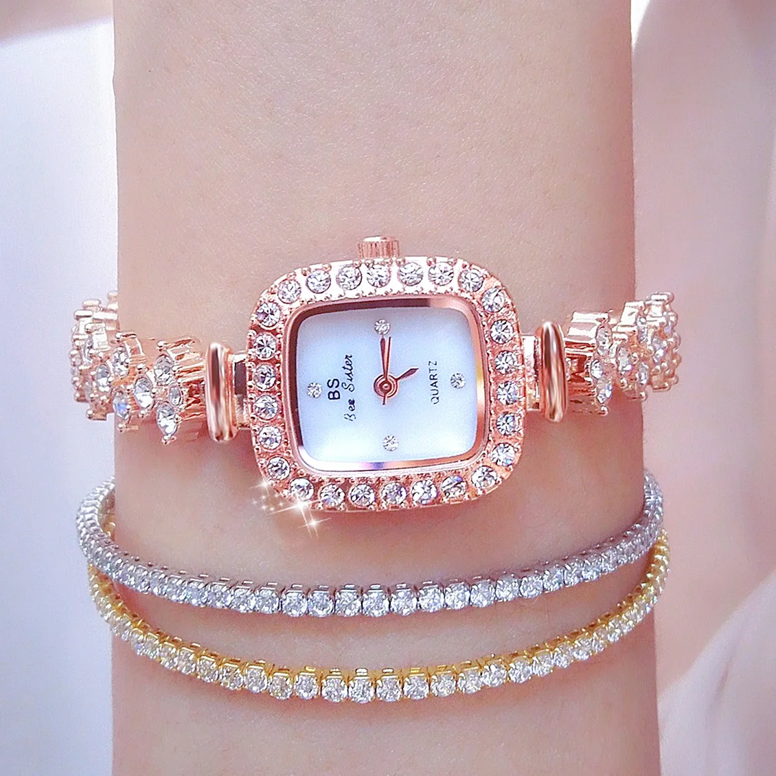 WomenBraceletWatchesGoldLuxuryDiamondQuartzLadiesWristWatches
