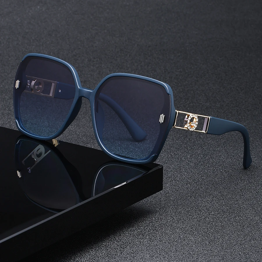Chic Street Style Sunglasses: The Ultimate Accessory for Outdoor Adventures and Celebrations