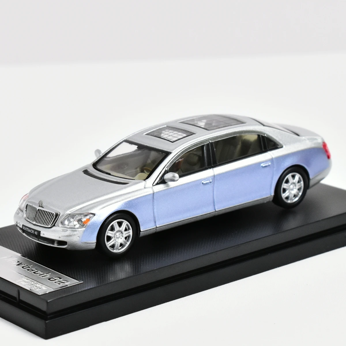 Stance Hunters 1/64 マイバッハ 62 ホワイト　ダイキャスト Stance Hunters 1/64 マイバッハ 62 ホワイト ダイキャスト