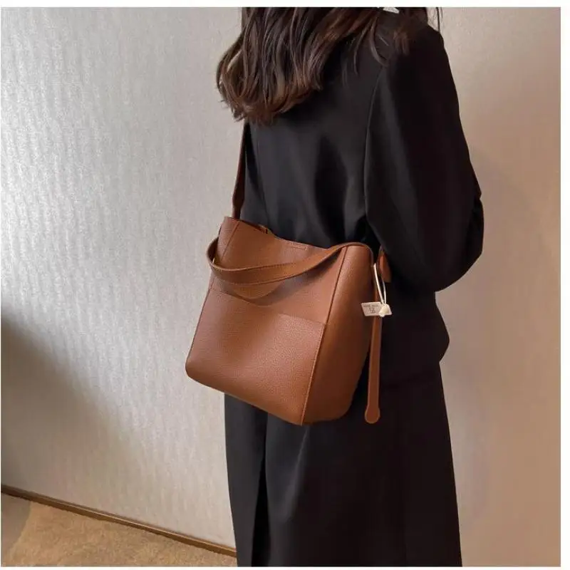 Fashion Pu Bucket Bag Handbag Women's High-end One-shoulder Diagonal Bag Large-capacity Commuter Tote Bag Underarm Bags 2023
