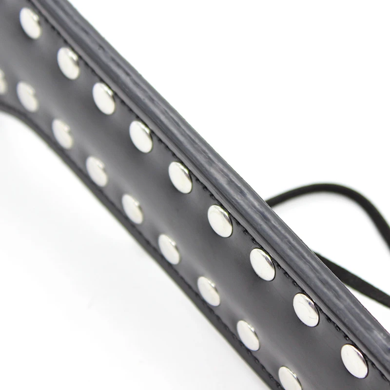 31.5cm Heart Shaped Hollow Paddle Riding Crops Flogger Horsewhips Spikes Rivet Inlay Leather Spanking Paddle Slapper 4