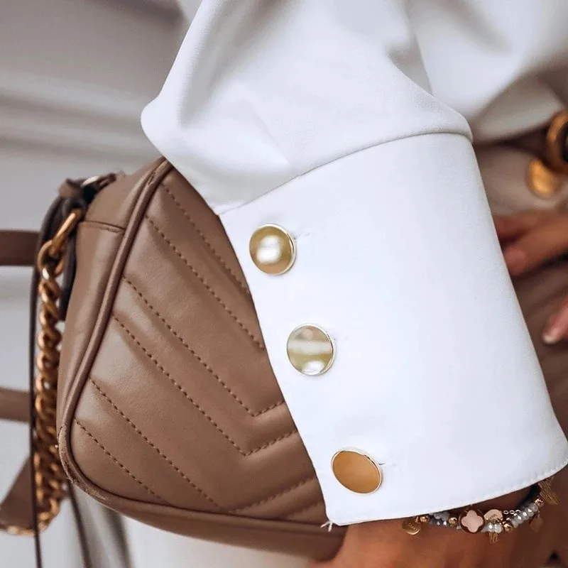 Рисунок 4 - Женская блузка с воротником-стойкой