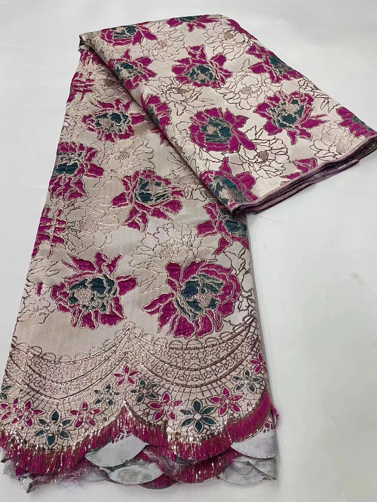 

Latest African Jacquard Lace Fabric 2023 High Quality Nigerian Brocade Lace Fabric 5 Yards for Wedding Party Women Dresses J3371