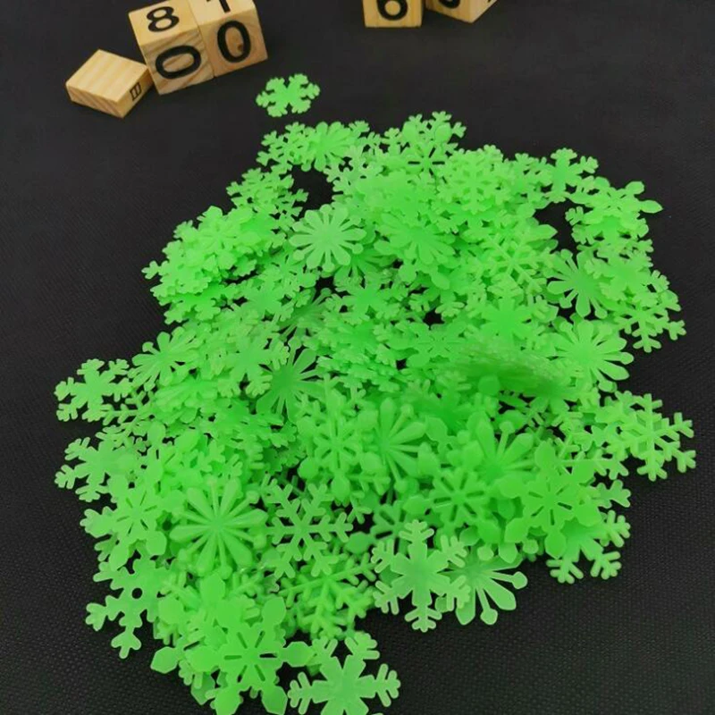 Description Picture 4 of itemVivid Luminous Snowflake Pvc Sticker Glow In Dark Fluorescent Wall Art Xmas Festival Birthday Party Home Decoration Window Decal