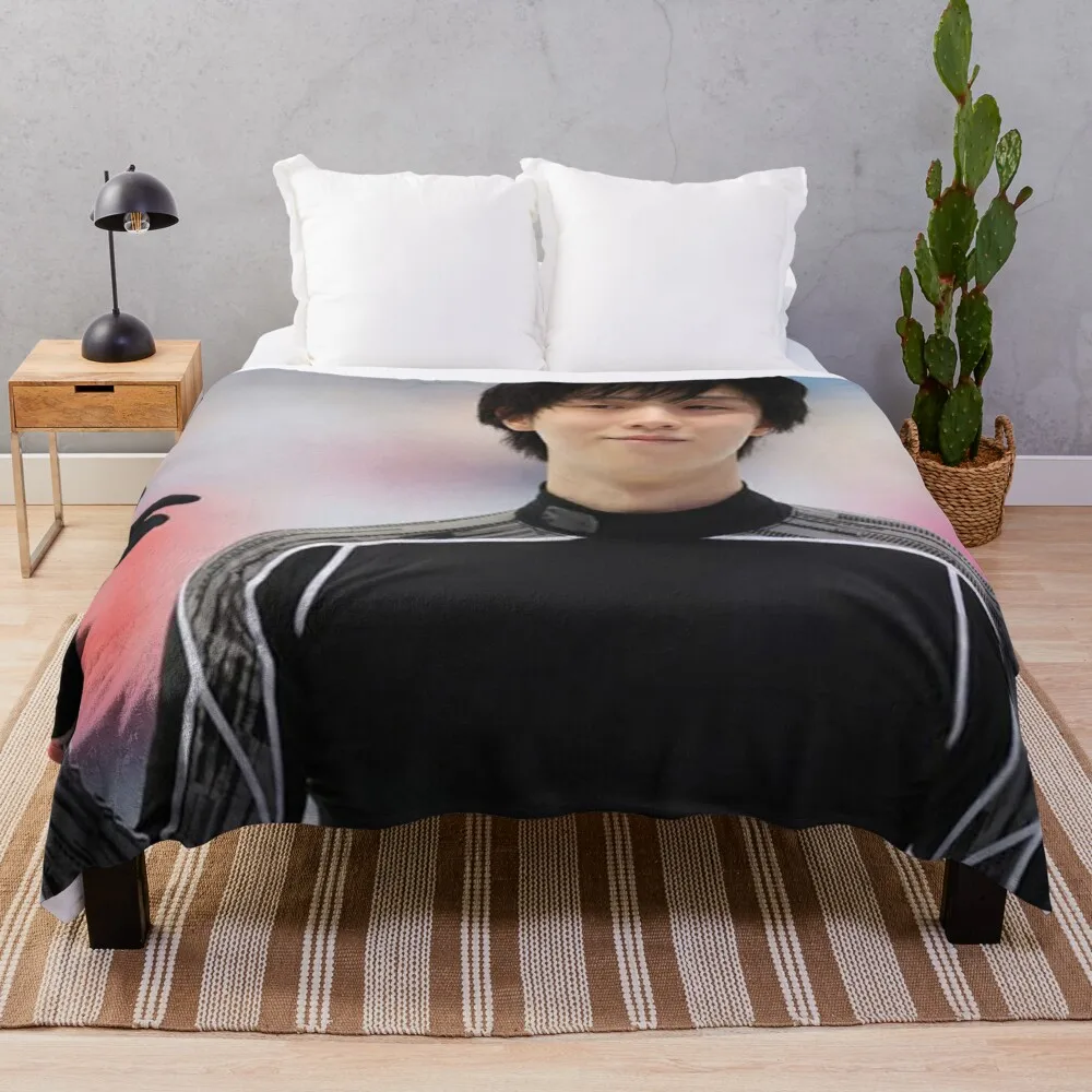 

Yuzuru Hanyu Throw Blanket Fuzzy Blanket