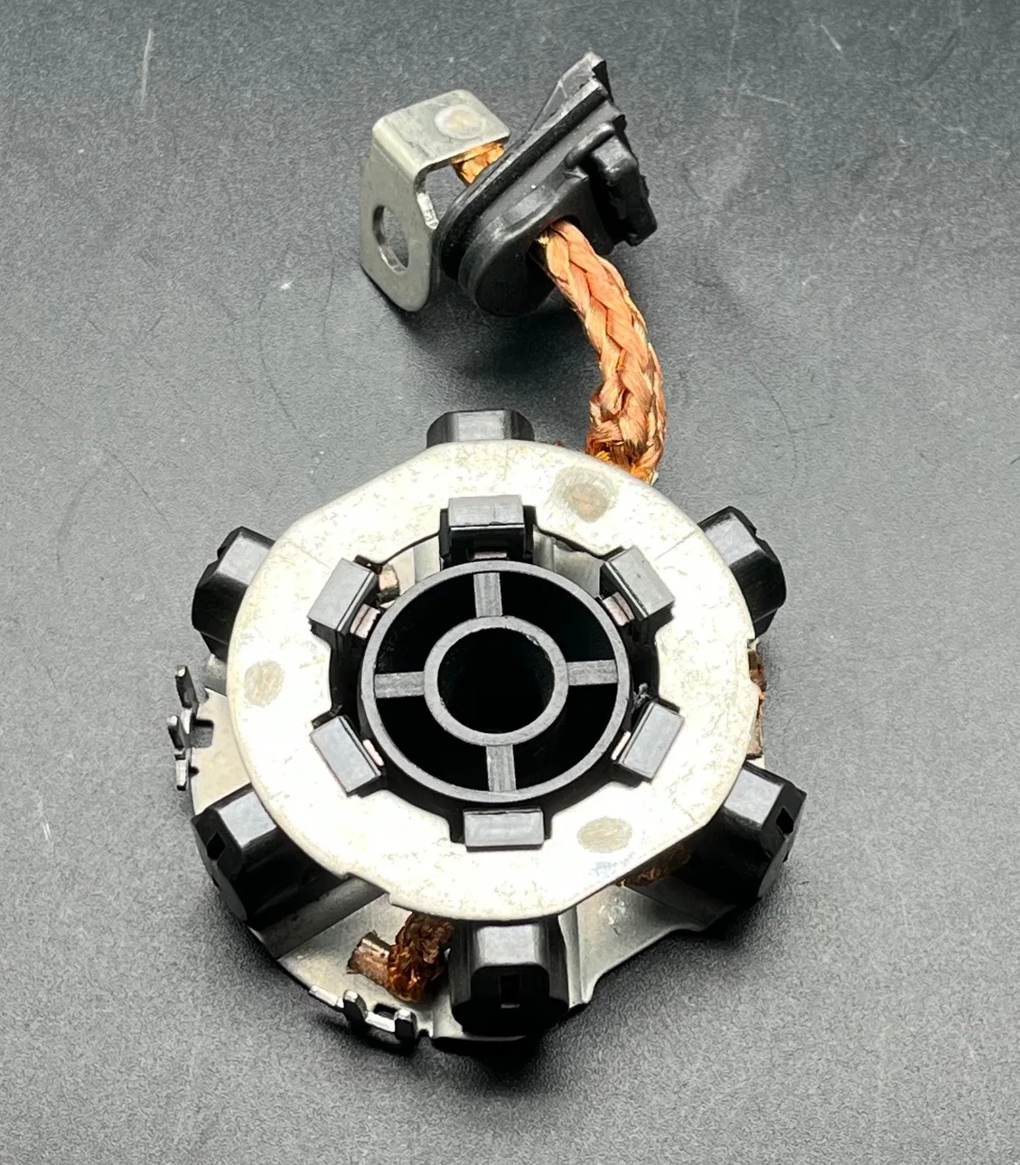 Car Start-Stop Starter Motor Carbon Brush Holder Assembly for Mercedes-Benz Jetta