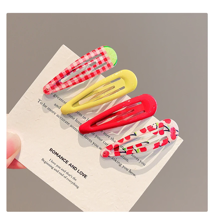 10 Stück/Set Neue Kinder-Haarspangen in Bonbonfarben mit Karomuster, Niedliche Erdbeer-Haarklammern für Babymädchen, Kinder-Haaraccessoires – Detail 4