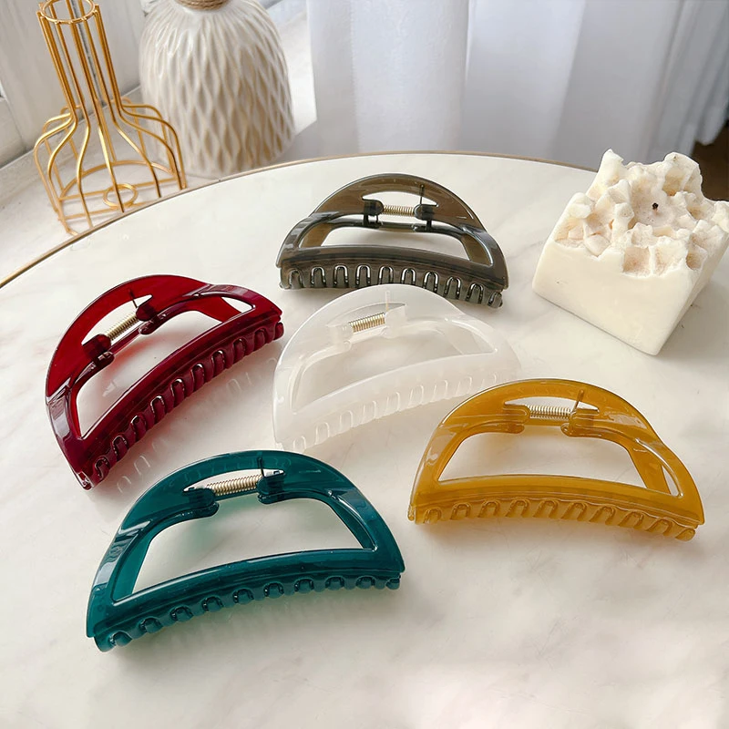 Solid Hollow Large Hair Claw Clip Ponytail Hairpin Women Hair Clips Headwear Shark Grab Hair Clip for Girl Hair Accessories 2022