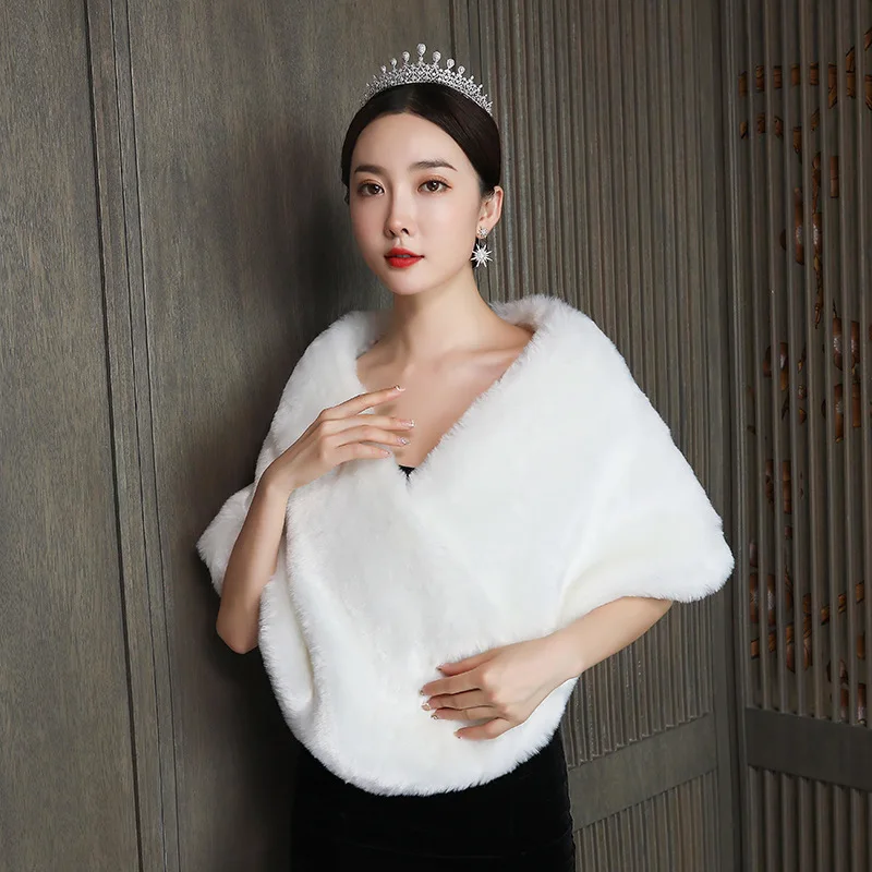 

Autumn and winter bride wedding bridesmaid fur wedding dress shawl cheongsam cloak to keep warm etole femme mariagebridaljacket