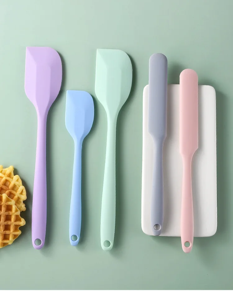 Description Picture 2 of itemSoft Long Handle Silicone Cake Spatula Pastry Blenders Chocolate Cream Scraper Non-stick Cookie Cutter Kitchen Baking Tools