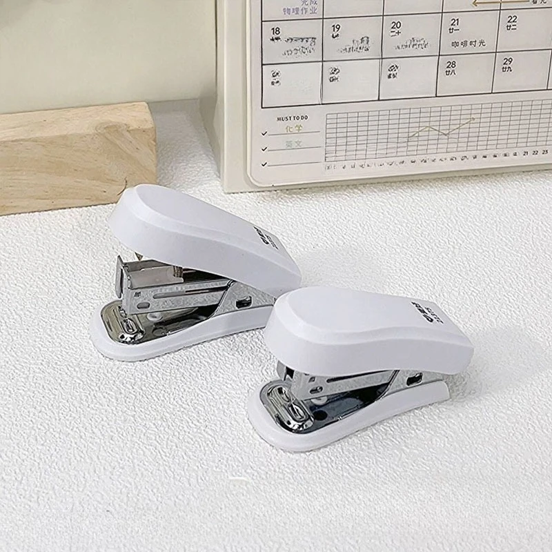 미니 스테이플러 수동 스테이플러 2000개 스테이플 표준 수동 스테이플러 학생용 사무직원 학생 학교 용품 스테이플러