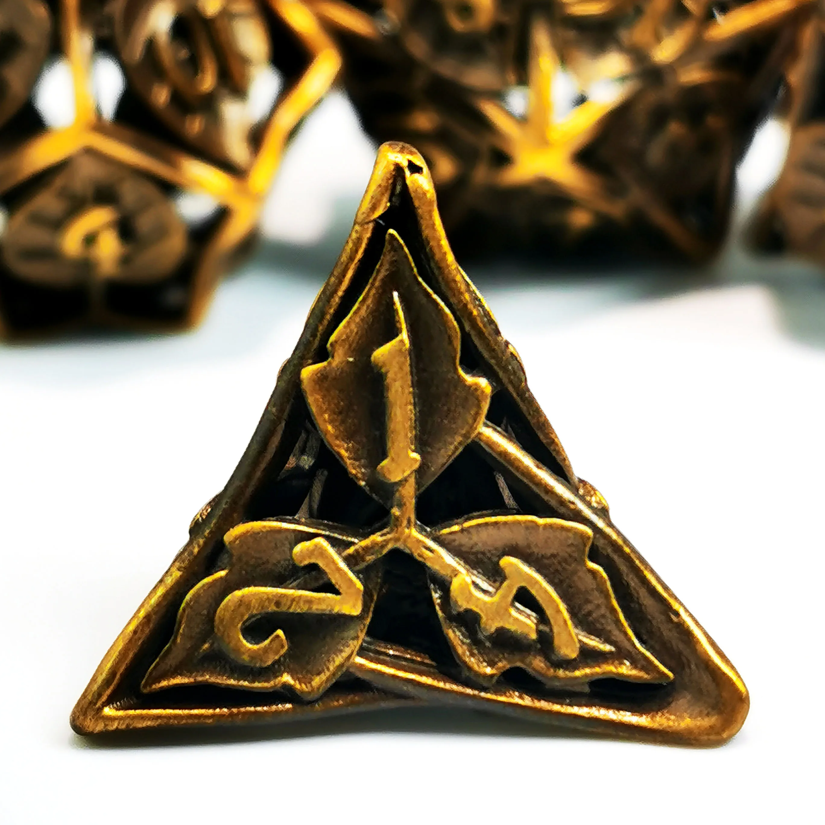 "Gold DnD Metal Dice Set - 7 Piece Zinc Alloy Polyhedral Dice for Dungeons & Dragons, RPG & Tabletop Games" 4