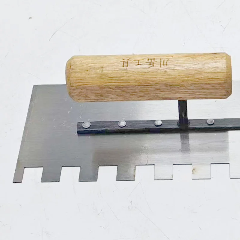 Right side 20mm&times;20mm Square teeth Putty knife Serrated Trowel Wooden Handle Carbon steel blade construction tools