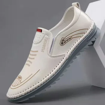 2022 Fashion Men's Casual Flat Shoes Outdoor Soft Soled Travel Sneakers Leather Men Business Non Slip Breathable Shoes Men 1