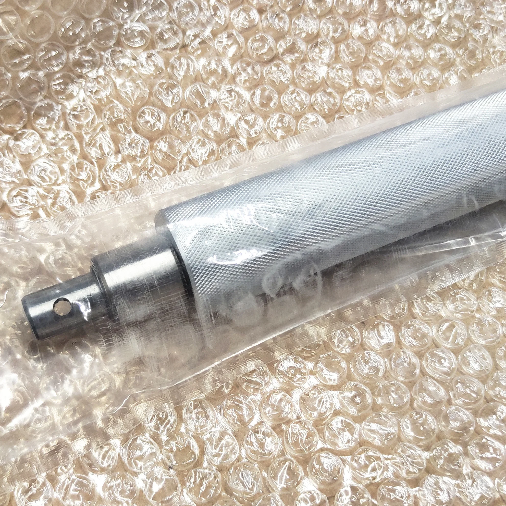 

High Quality Lower Knurled Roller For Leather CAMOGA420/C520 Splitting Machine Part No.R01202