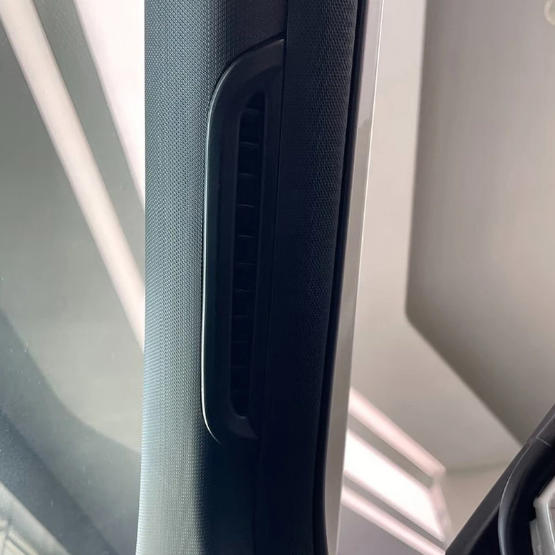 Рисунок 2 - Внутренняя панель приборной панели автомобиля