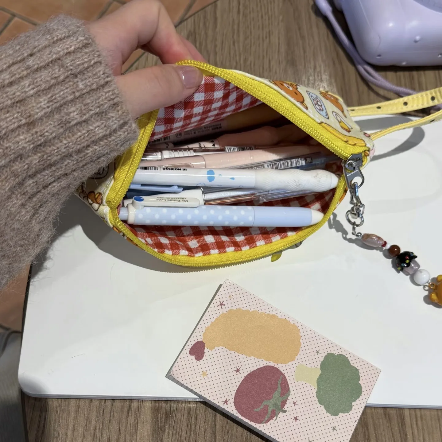 Niedlicher Rilakkuma Cartoon-Stiftbeutel, große Kapazität, gepunkteter Canvas-Schreibwaren-Aufbewahrungsbeutel für Büro- und Schulbedarf – Detail 5