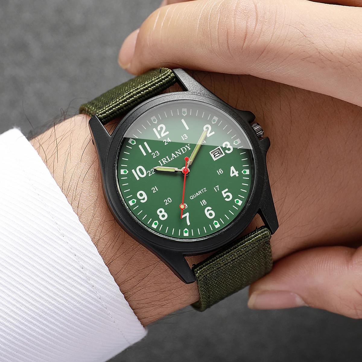 4pcs Men's Casual Watch Nylon Strap Sports Party Elegant Trendy Calendar Quartz Watch Set (Box Not Included)