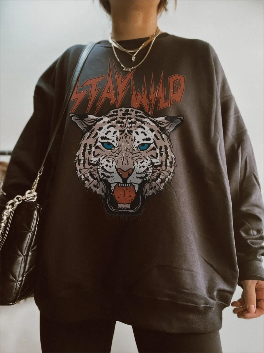 Stay Wild Roaring Cheetah Rocker Crewneck Sweatshirt Vintage Style Pullover Women Clothing Winter футляр для беспроводных наушников stay wild 5 5 х 4 7 см