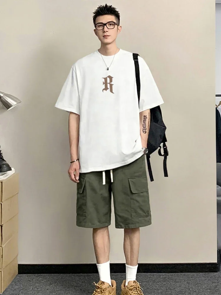 thumbnail image 1 of Conjunto de pantalones cortos para hombre, trajes deportivos, alfabeto blanco, oferta de dos piezas, camisetas masculinas emo juveniles, conjuntos cortos, tendencias, disfraces elegantes y sueltos, 1 of 4
