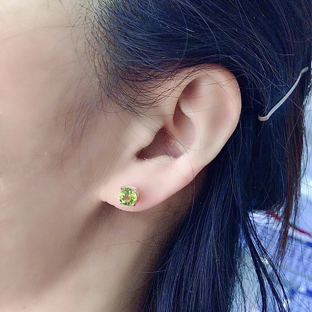 일상 착용을 위한 간단한 실버 라운드 귀걸이 5mm VVS 등급 천연 페리도트 스터드 귀걸이 페리도트 쥬얼리