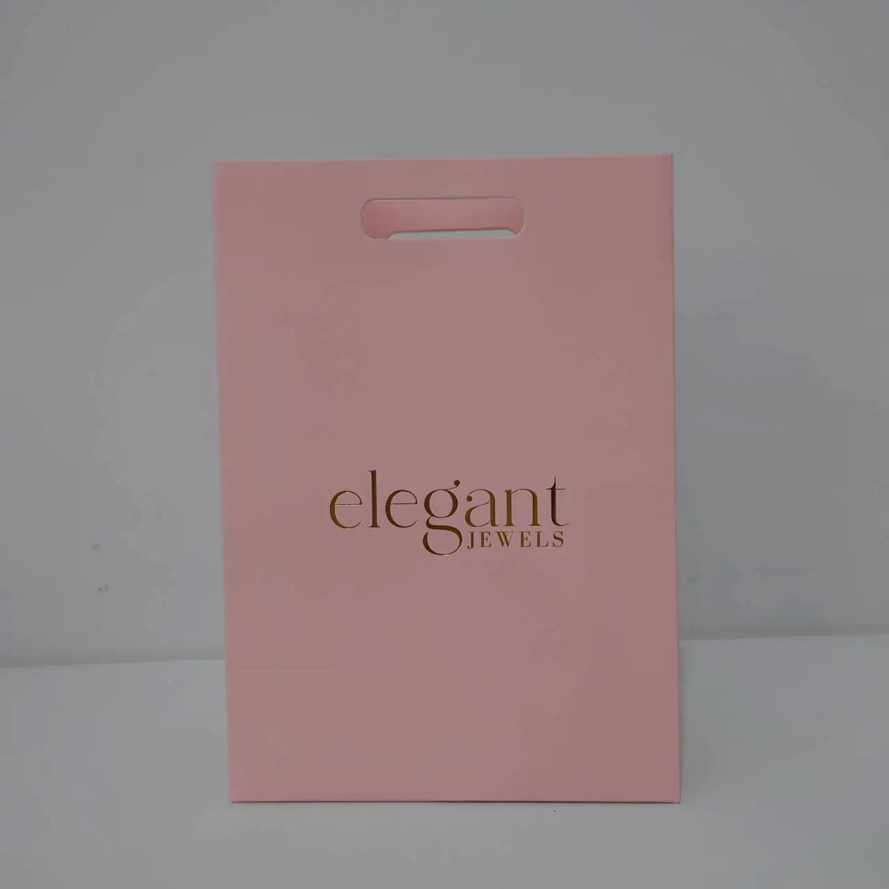 500개/묶음 맞춤형 핫 스탬핑 로고 럭셔리 라미네이트 종이 쇼핑 선물 가방 다이컷 손잡이 포함 보석류 의류 부티크용